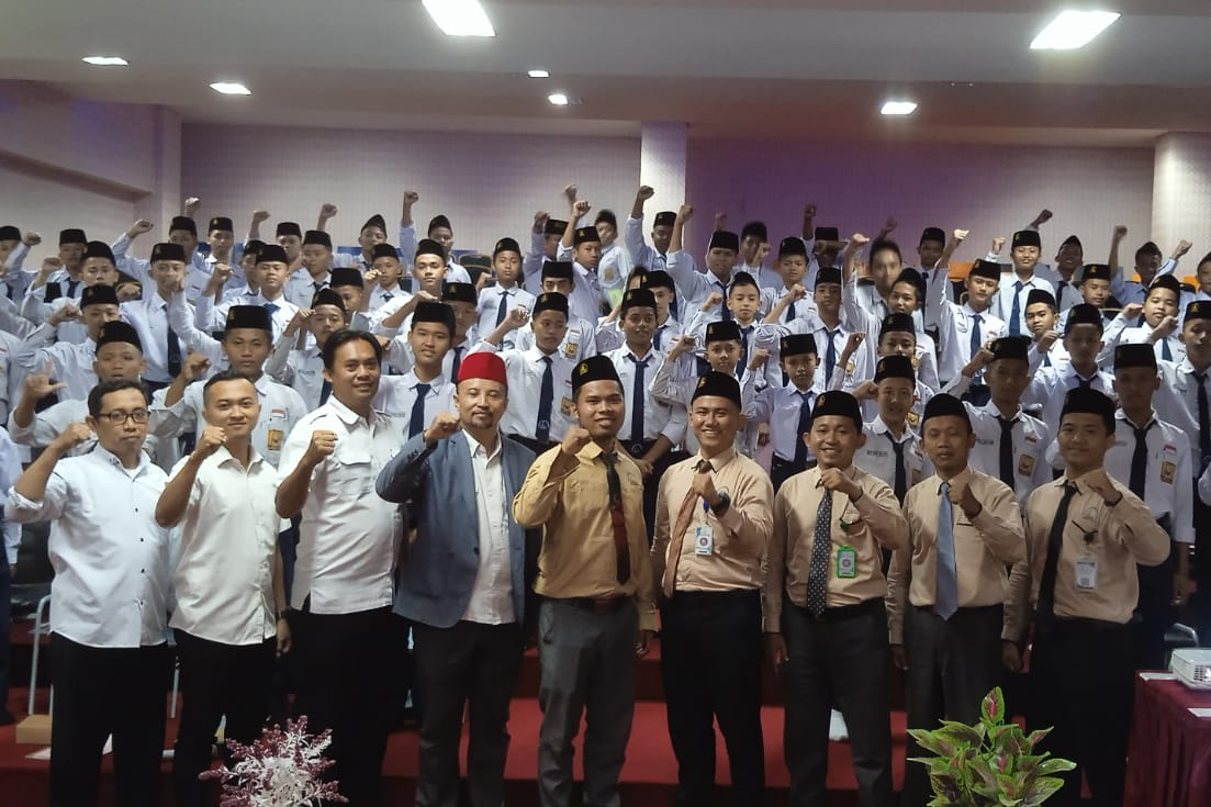 Kunjungan Inspiratif SMP Puncak Darussalam ke Perpustakaan IAIN Madura